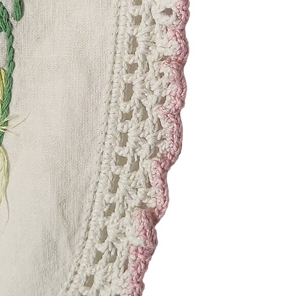 VINTAGE 1960's TABLE RUNNER FLOWER GARDEN EMBROIDERED DRESSER SCARF ESTATE MCM - Picture 3 of 6